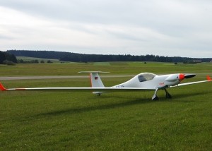 Gas springs provide optimal flight quality of motor gliders